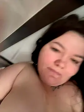 Snapshot of SunnyLeila2101 chatting on November 28, 2025, 6:46 am SunnyLeila2101 online show from November 28, 2025, 6:46 am