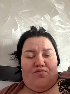 Snapshot of SunnyLeila2101 chatting on December 3, 2025, 10:36 am SunnyLeila2101 online show from December 3, 2025, 10:36 am