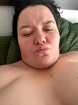 Snapshot of SunnyLeila2101 chatting on October 24, 2025, 9:41 am SunnyLeila2101 online show from October 24, 2025, 9:41 am