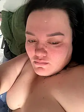 Snapshot of SunnyLeila2101 chatting on October 31, 2025, 8:11 am SunnyLeila2101 online show from October 31, 2025, 8:11 am