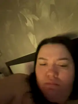 Snapshot of SunnyLeila2101 chatting on December 4, 2025, 5:17 am SunnyLeila2101 online show from December 4, 2025, 5:17 am