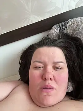 Snapshot of SunnyLeila2101 chatting on March 13, 2026, 5:12 am SunnyLeila2101 online show from March 13, 2026, 5:12 am