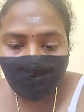 Snapshot of Tamilreethu chatting on November 8, 2025, 6:22 pm Tamilreethu online show from November 8, 2025, 6:22 pm