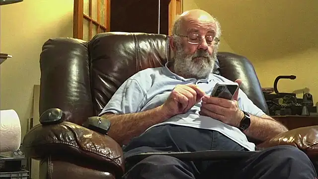 janzer13 online show from November 14, 2025, 1:48 pm