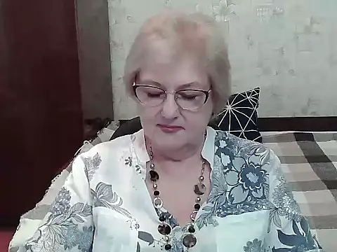 Snapshot of Renata62011 chatting on July 11, 2026, 12:27 pm Renata62011 online show from July 11, 2026, 12:27 pm