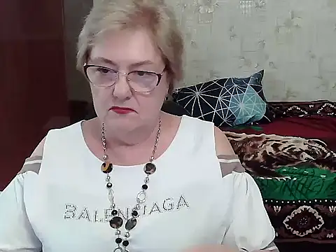 Snapshot of Renata62011 chatting on June 26, 2026, 12:33 pm Renata62011 online show from June 26, 2026, 12:33 pm