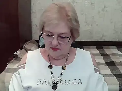 Snapshot of Renata62011 chatting on July 5, 2026, 12:23 pm Renata62011 online show from July 5, 2026, 12:23 pm