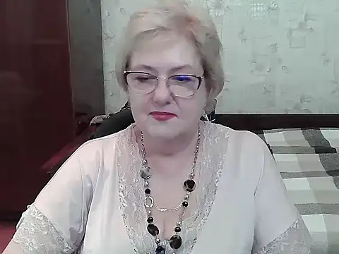 Snapshot of Renata62011 chatting on July 3, 2026, 12:33 pm Renata62011 online show from July 3, 2026, 12:33 pm