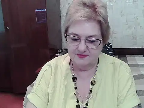Snapshot of Renata62011 chatting on July 27, 2026, 12:12 pm Renata62011 online show from July 27, 2026, 12:12 pm