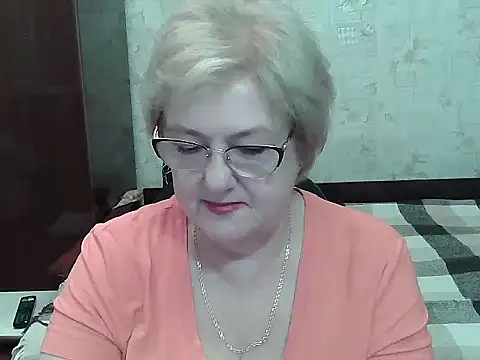 Snapshot of Renata62011 chatting on July 17, 2026, 12:13 pm Renata62011 online show from July 17, 2026, 12:13 pm
