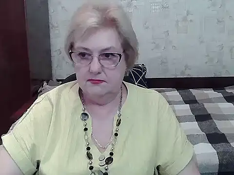Snapshot of Renata62011 chatting on July 8, 2026, 12:28 pm Renata62011 online show from July 8, 2026, 12:28 pm