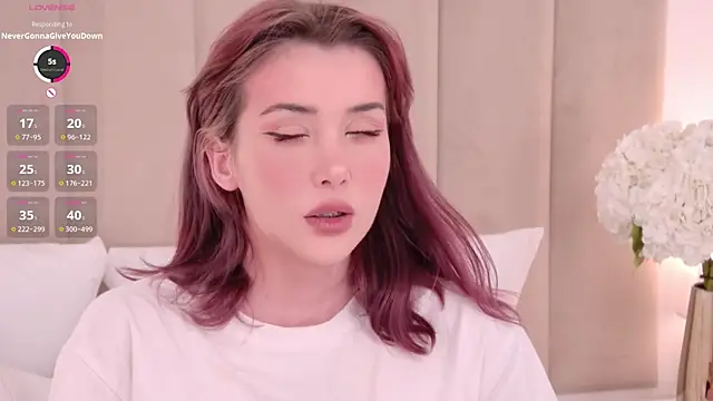 Snapshot of Nesolla chatting on November 16, 2025, 12:32 pm Nesolla online show from November 16, 2025, 12:32 pm