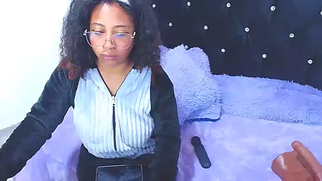 Snapshot of Gabi_Jhons_23 chatting on November 7, 2025, 9:03 am Gabi Jhons 23 online show from November 7, 2025, 9:03 am