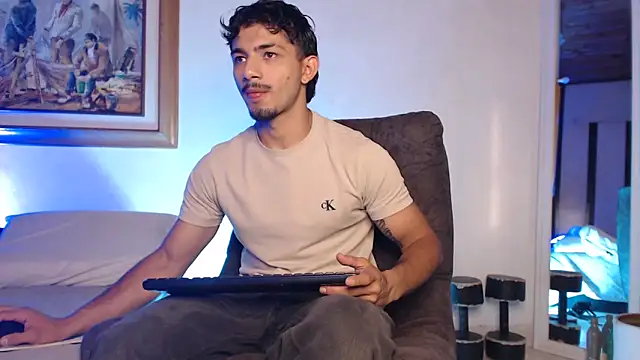ArturoCardona  online show from April 23, 2026, 12:29 pm