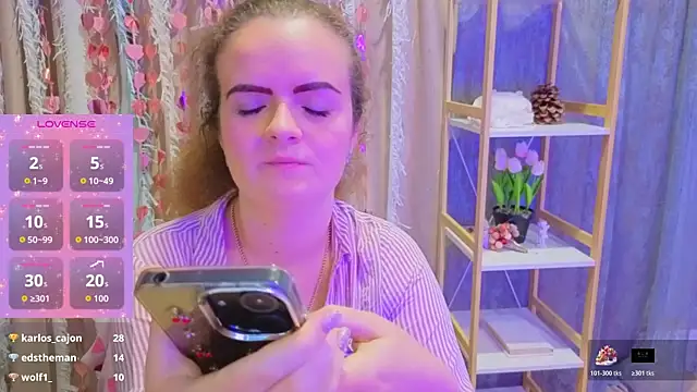 Snapshot of Luisa_Rosee chatting on November 29, 2025, 8:31 pm Luisa Rosee online show from November 29, 2025, 8:31 pm