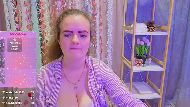 Snapshot of Luisa_Rosee chatting on December 4, 2025, 9:14 pm Luisa Rosee online show from December 4, 2025, 9:14 pm