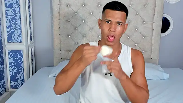 Snapshot of KingStark_ chatting on February 11, 2026, 2:44 am KingStark online show from February 11, 2026, 2:44 am