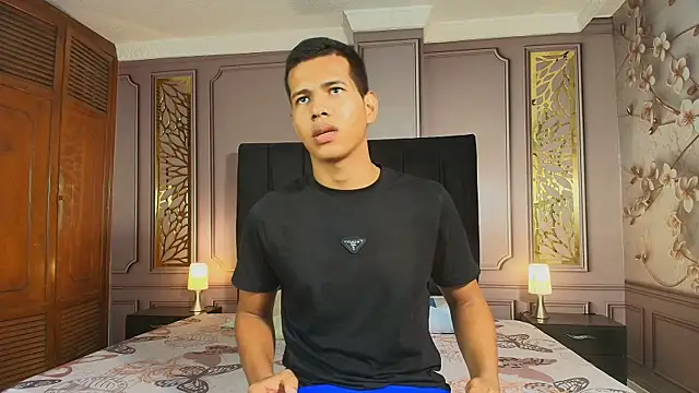 KingStark  online show from December 23, 2025, 3:28 am