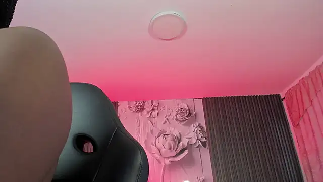 MichellePreston online show from June 6, 2026, 11:59 am