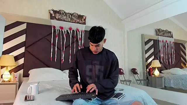 AngeloRogerss online show from October 4, 2025, 1:45 pm