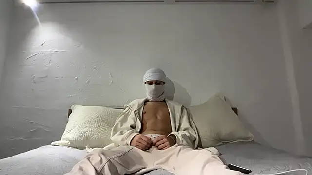 holydirt luxeno1 online show from March 9, 2026, 5:16 pm