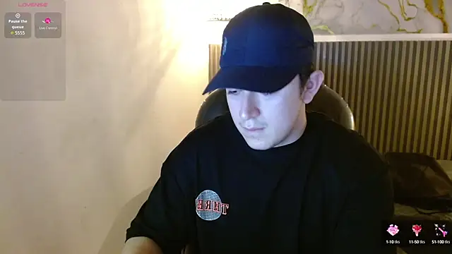 Snapshot of Lancelot_19 chatting on October 15, 2025, 4:33 am Lancelot 19 online show from October 15, 2025, 4:33 am