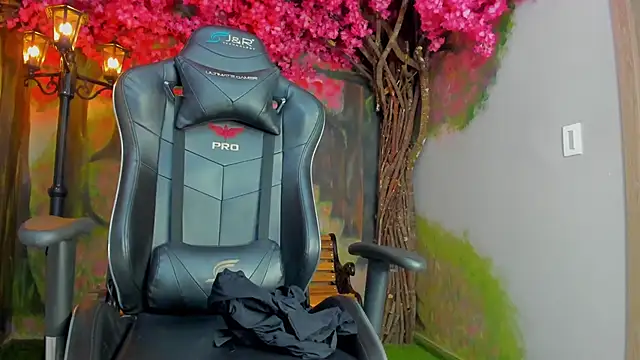 Snapshot of VenusBlazer chatting on October 18, 2025, 11:12 am VenusBlazer online show from October 18, 2025, 11:12 am