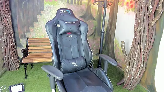 Snapshot of VenusBlazer chatting on December 2, 2025, 11:23 am VenusBlazer online show from December 2, 2025, 11:23 am