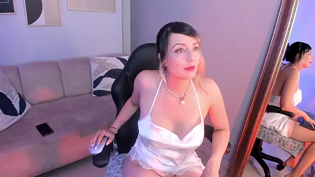 Snapshot of marie_bass chatting on July 29, 2026, 1:21 pm marie bass online show from July 29, 2026, 1:21 pm