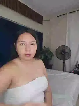 Snapshot of BellaRoux1 chatting on February 25, 2026, 12:16 pm BellaRoux1 online show from February 25, 2026, 12:16 pm