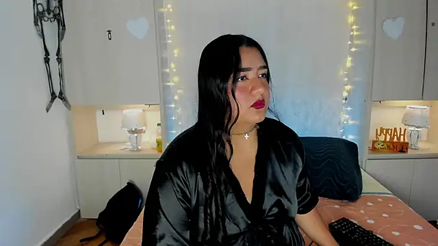 LilyWhitney online show from October 29, 2025, 4:11 am