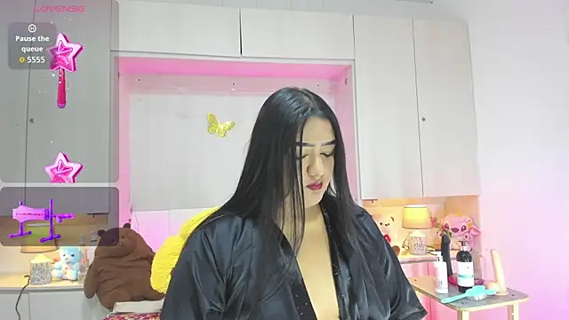 Snapshot of LilyWhitney chatting on May 31, 2026, 4:18 am LilyWhitney online show from May 31, 2026, 4:18 am