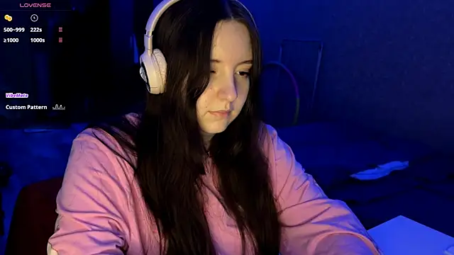 Snapshot of LauretteRagar chatting on November 18, 2025, 6:22 pm LauretteRagar online show from November 18, 2025, 6:22 pm