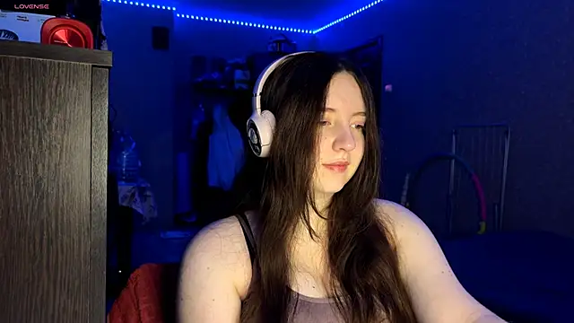 Snapshot of LauretteRagar chatting on November 17, 2025, 6:12 pm LauretteRagar online show from November 17, 2025, 6:12 pm