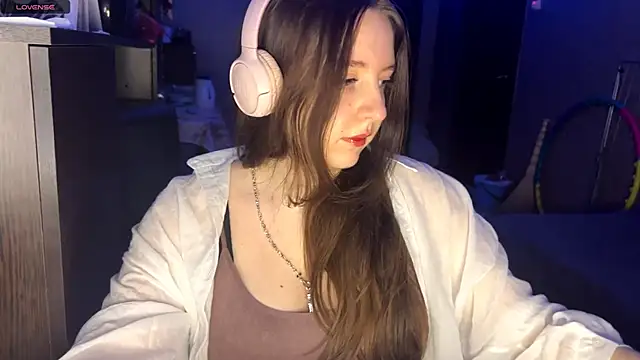 Snapshot of LauretteRagar chatting on November 24, 2025, 6:19 pm LauretteRagar online show from November 24, 2025, 6:19 pm