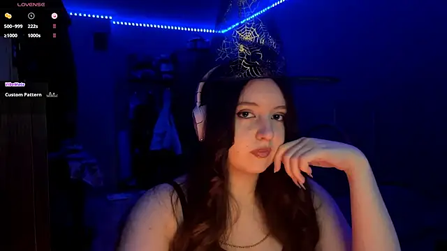 Snapshot of LauretteRagar chatting on October 31, 2025, 7:21 pm LauretteRagar online show from October 31, 2025, 7:21 pm