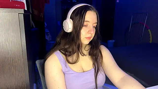 Snapshot of LauretteRagar chatting on December 15, 2025, 6:14 pm LauretteRagar online show from December 15, 2025, 6:14 pm