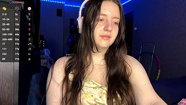 Snapshot of LauretteRagar chatting on October 8, 2025, 5:13 pm LauretteRagar online show from October 8, 2025, 5:13 pm