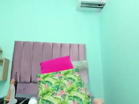 evelyn morgan1 online show from December 19, 2025, 2:15 am