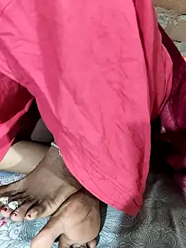 POOJACOUPLE online show from January 13, 2026, 6:01 pm