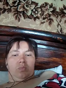 Snapshot of Romashka33011 chatting on September 14, 2025, 11:21 am Romashka33011 online show from September 14, 2025, 11:21 am