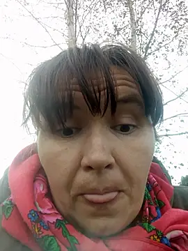 Snapshot of Romashka33011 chatting on October 6, 2025, 6:47 am Romashka33011 online show from October 6, 2025, 6:47 am