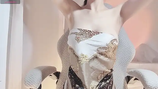 Snapshot of Vessi-babe chatting on November 8, 2025, 9:02 am Vessi-babe online show from November 8, 2025, 9:02 am