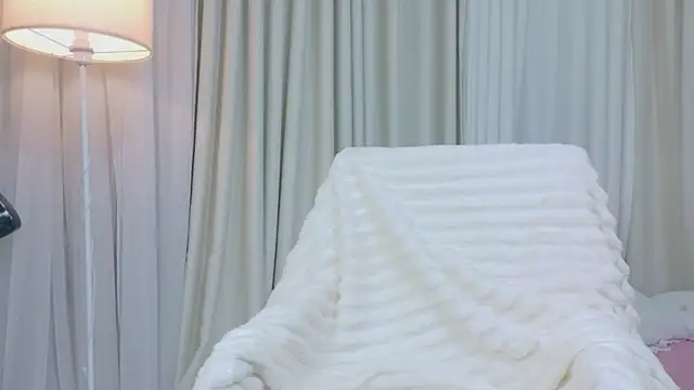 Vessi-babe online show from March 13, 2026, 8:30 am