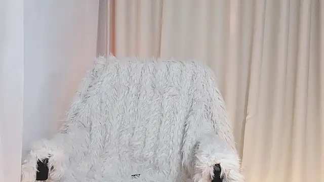 Snapshot of Vessi-babe chatting on December 14, 2025, 1:17 pm Vessi-babe online show from December 14, 2025, 1:17 pm