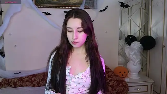 Snapshot of Eva_Maller chatting on November 1, 2025, 4:41 am Eva Maller online show from November 1, 2025, 4:41 am