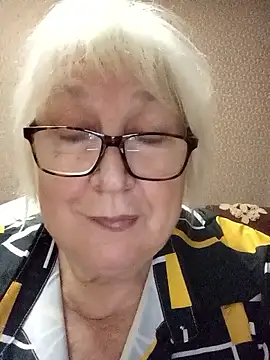 Alexia64231 online show from November 10, 2025, 10:53 am