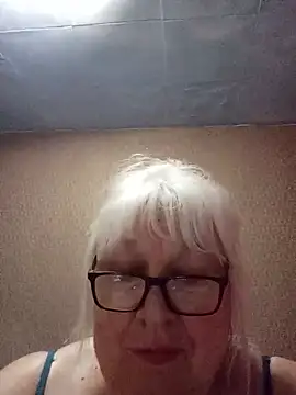 Alexia64231 online show from July 13, 2026, 4:28 pm