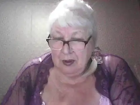 Snapshot of Alexia64231 chatting on June 1, 2026, 12:44 am Alexia64231 online show from June 1, 2026, 12:44 am