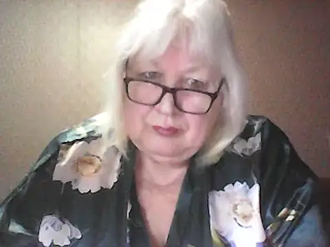 Alexia64231 online show from April 9, 2026, 10:38 pm